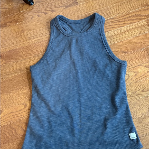 Vuori sunrise high neck tank in heathered gray - Medium - Picture 3 of 4